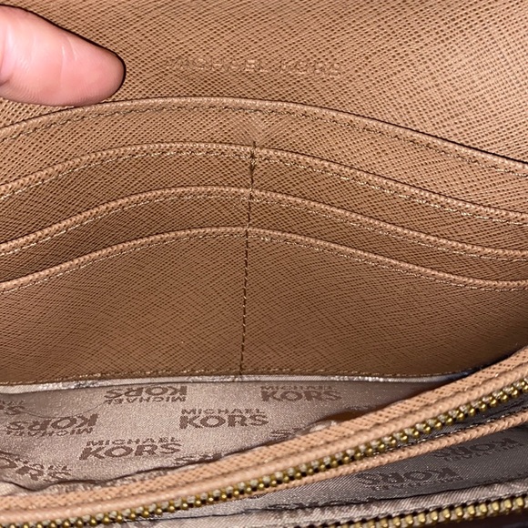 Michael Kors wallet; great condition - Picture 3 of 11